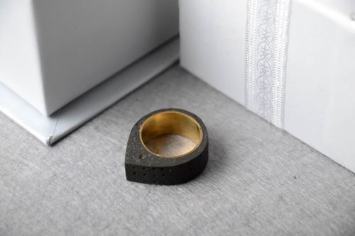 Handmade Schmuck Ring schwarz aus Beton Damen Modeschmuck Accessoire für Frauen - MADEheart.com