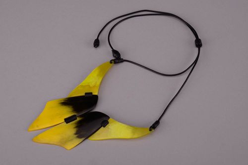 Authors necklet made of a cow horn - MADEheart.com