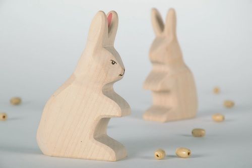 Statuette aus Holz Hase - MADEheart.com