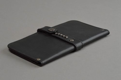 Portefeuille en cuir naturel noir fait main avec éléments métalliques élégant - MADEheart.com