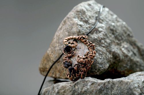 Pendant with natural stone Predatory night  - MADEheart.com