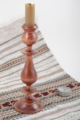 Joli bougeoir en bois sculpté verni fait main brun décoratif pour une bougie - MADEheart.com
