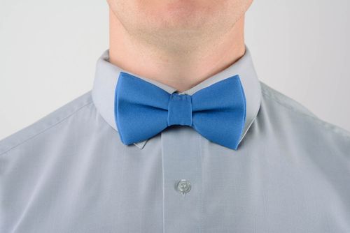 Gravata borboleta azul clara costurada à mão de gabardine - MADEheart.com