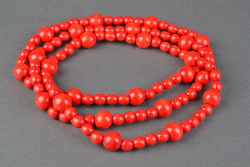 Collier en perles de bois rouges multirang fait main style ethnique Ukrainienne - MADEheart.com