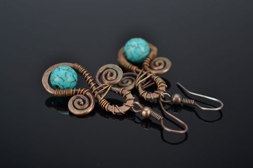 Boucles doreilles artisanales en bronze et turquoise - MADEheart.com
