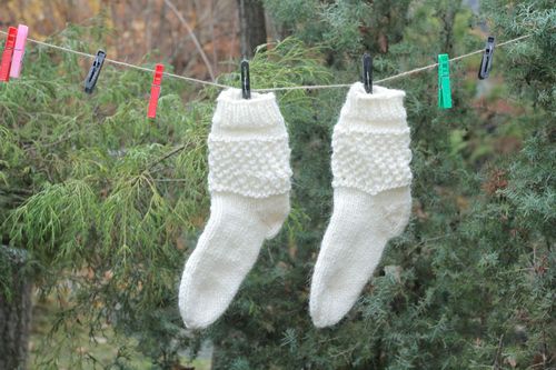 Chaussettes en laine blanches faites main - MADEheart.com