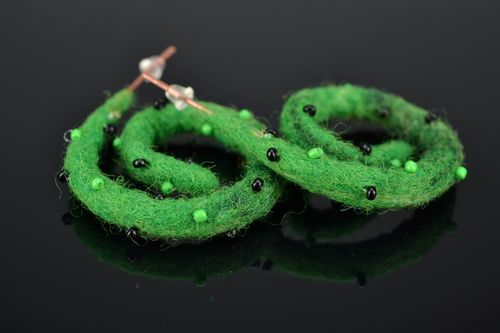 Boucles doreilles en laine en cuivre wire wrap Boubliky verts - MADEheart.com