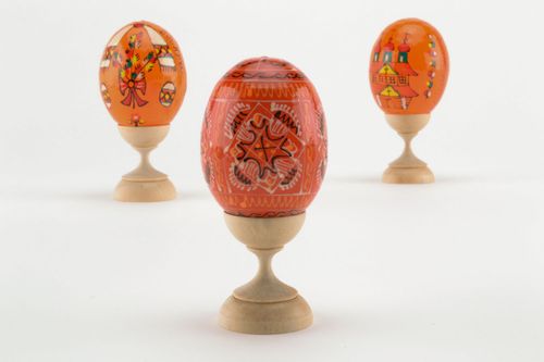 Huevo de madera pintado - MADEheart.com