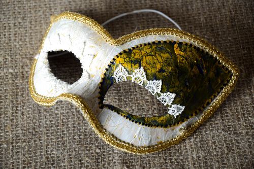 Maske Karneval handgefertigt Maske aus Papier Accessoire für Frauen bemalt - MADEheart.com