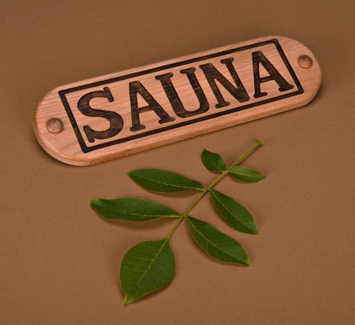 Placa de madeira com a inscrição para a sauna - MADEheart.com