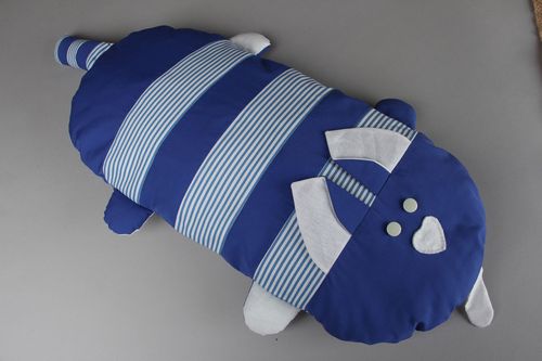 Almofada-brinquedo artesanal gato azul  - MADEheart.com