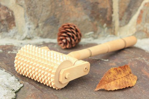 Wooden manual massage tool - MADEheart.com