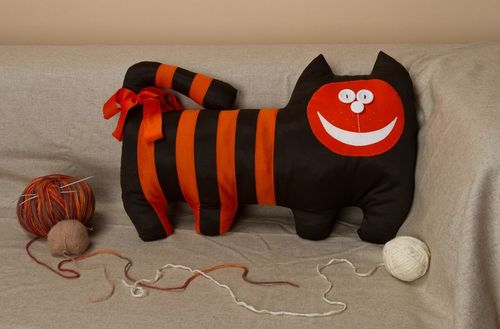 Pillow toy Cat - MADEheart.com