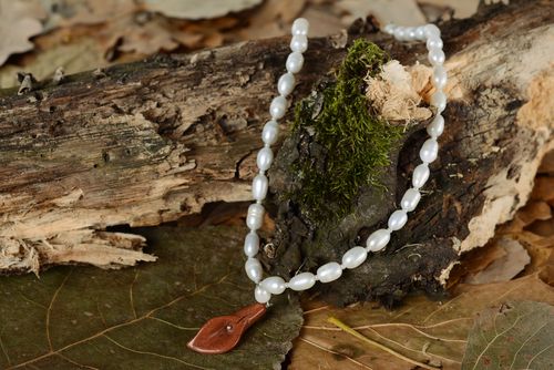Necklace with pearls and aventurine - MADEheart.com