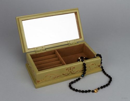 Boîte à bijoux en bois avec miroir - MADEheart.com