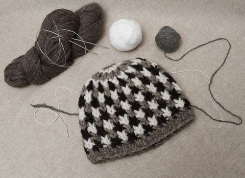 Chapeau tricoté en laine - MADEheart.com