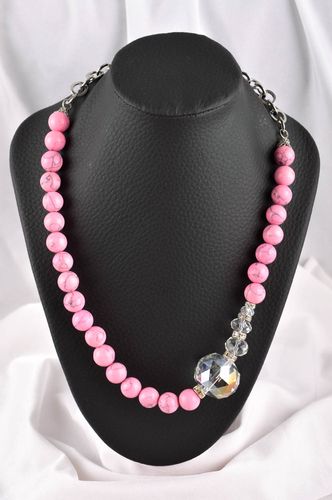 Collier fantaisie Bijou fait main corail rose cristaux en verre Accessoire femme - MADEheart.com