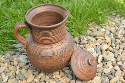 66 oz handmade ceramic pitcher with handle and lid and hand-molded ornament 0,22 lb - MADEheart.com
