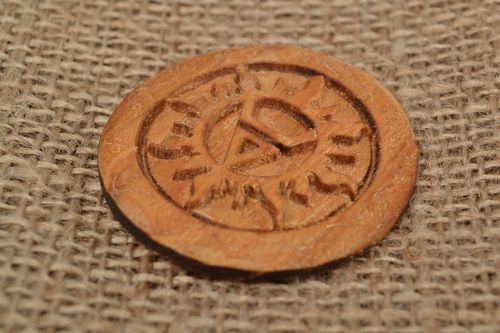 Handmade Holz Amulett für Schutz in Form vom Deko Teller für Haus Geschenk - MADEheart.com
