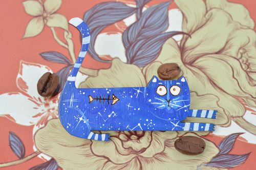 Broche chat bleu faite main Accessoire femme en contreplaqué Cadeau femme - MADEheart.com