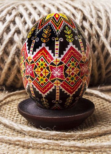 Huevo de Pascua con ornamento de autor - MADEheart.com