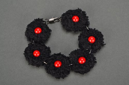 Crochet bracelet Black Coral - MADEheart.com