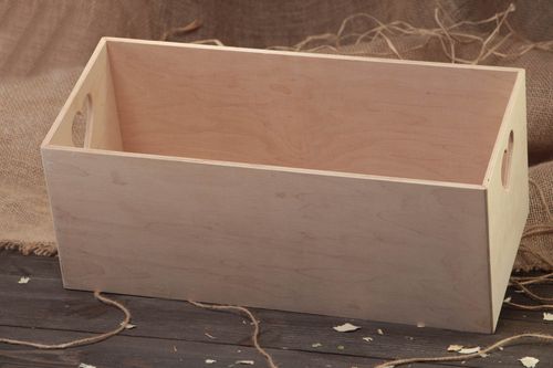 Boîte de rangement en bois brut rectangulaire avec coeurs faite main à décorer - MADEheart.com