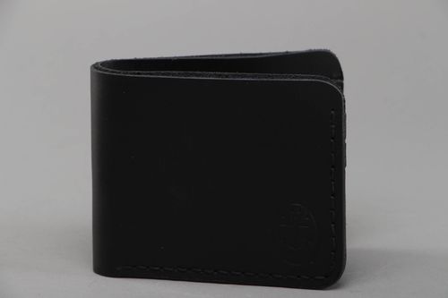 Portefeuille en vrai cuir noir fait main pour homme accessoire pratique et stylé - MADEheart.com