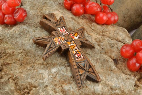 Croce di legno fatta a mano croce intagliata originale accessorio insolito - MADEheart.com