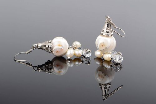 Pendant earrings with pearls - MADEheart.com