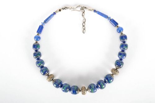 Perlenkette aus Glas in venezianischer Technik - MADEheart.com