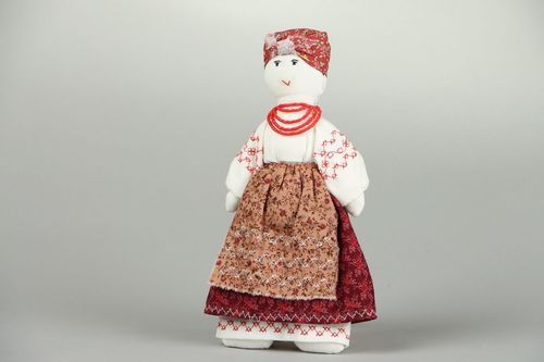 Poupée ethnique faite main en costume - MADEheart.com