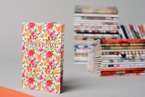 Handmade leather passport cover with flower print - MADEheart.com