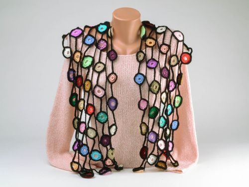 Écharpe féminine tricotée ajourée originale  - MADEheart.com