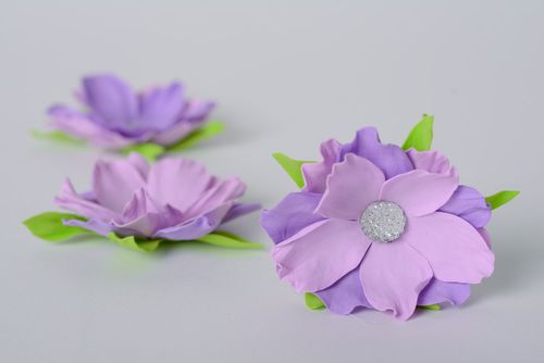 Fleurs pour bijoux mauves en foamiran faites main avec strass 3 pièces - MADEheart.com