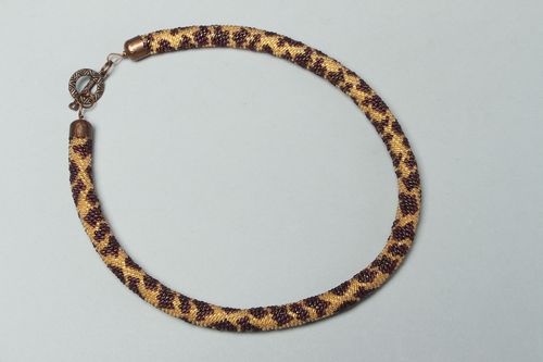 Collana tubolare originale fatta a mano accessorio da donna a uncinetto - MADEheart.com