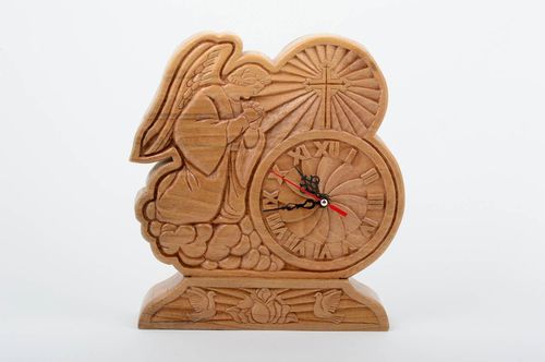Tisch Uhr Handmade Deko Uhr aus Holz ungewöhnliche Uhr Engel geschnitzt schön - MADEheart.com