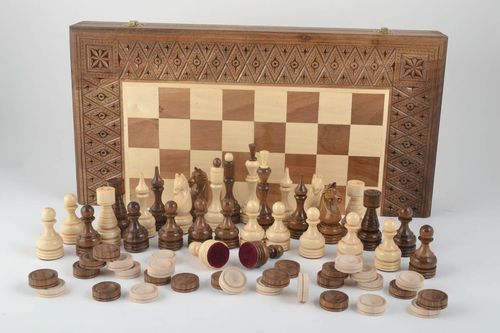 Handmade board games wooden chessboard chess pieces best gifts for him - MADEheart.com
