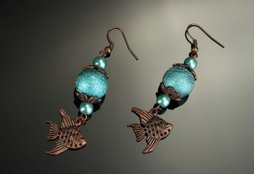 Pendientes de cobre con perla cerámica Reina marina - MADEheart.com