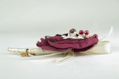 Broche de fitas de cetim em forma da flor  - MADEheart.com