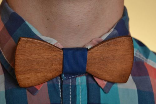 Papillon dautore fatto a mano cravatta a farfalla di legno originale da uomo - MADEheart.com