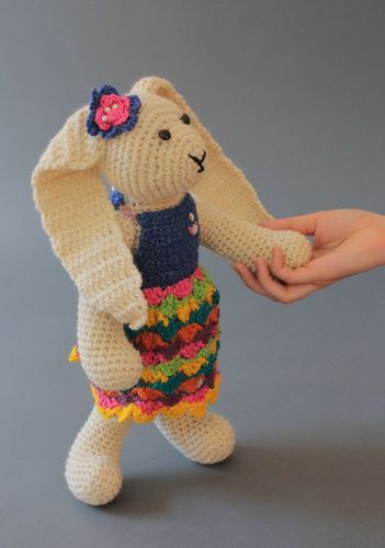 Giocattolo a maglia fatto a mano pupazzo morbido lepre piccola a uncinetto - MADEheart.com