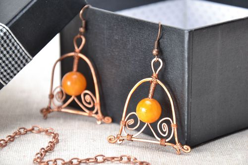 Boucles doreilles pendantes en cuivre avec pierres naturelles  - MADEheart.com