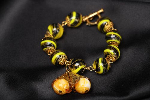 Perlen Armband mit Anhänger - MADEheart.com