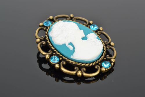 Turquoise polymer clay brooch with cameo - MADEheart.com