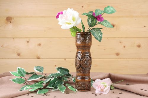 Hölzerne Vase aus getöntem Buchenholz - MADEheart.com