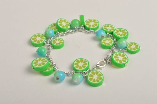Bracelet vert Bijou fantaisie fait main en pâte polymère et métal Cadeau femme - MADEheart.com