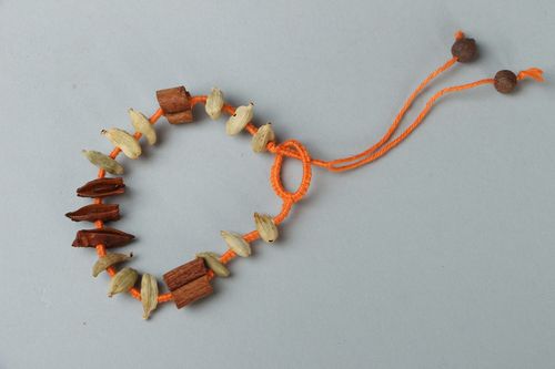 Bracelet fait main original aromatique - MADEheart.com
