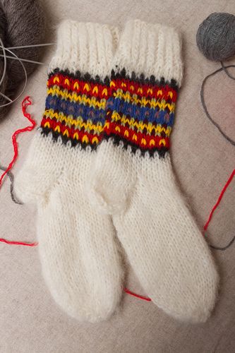 Weiße wollene Socken für Frauen - MADEheart.com
