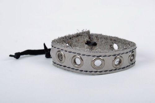 Gray leather bracelet - MADEheart.com